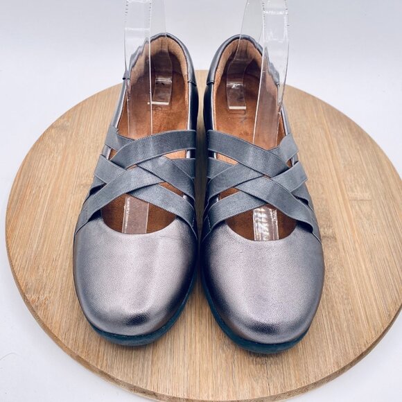 Vionic Shoes Womens 7 38 Silver Leather Orthopedic Mary Jane Loafers Preppy - Picture 2 of 11